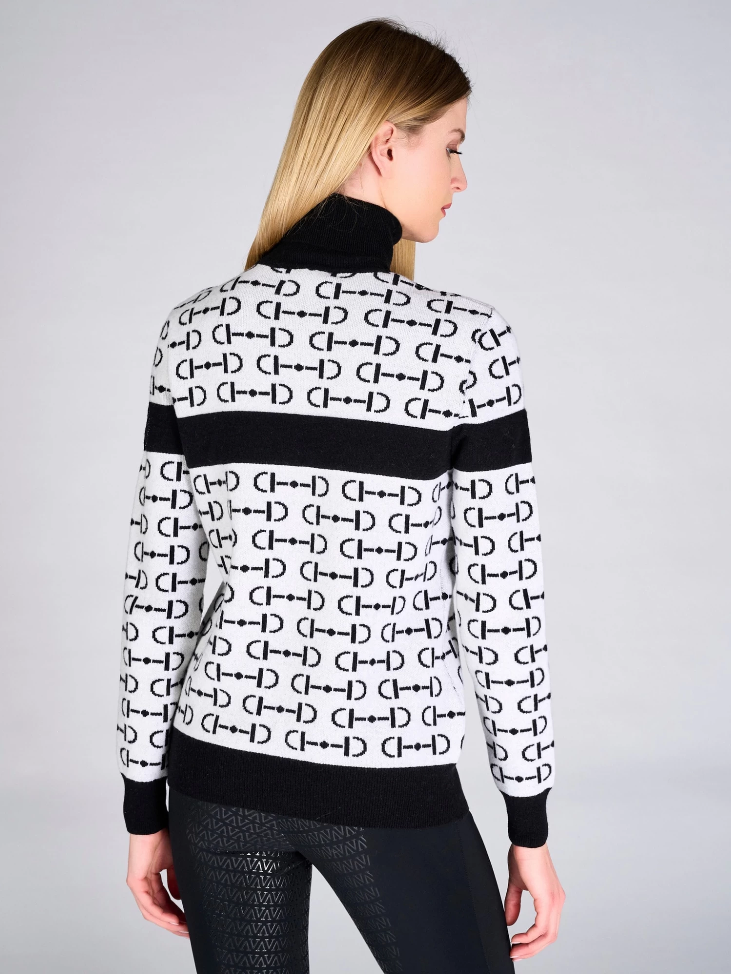 Montagna Knitwear - White 2 Montagna Knitwear - White - Image 2